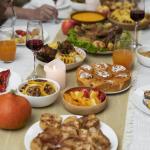 friendsgiving party ideas for adults